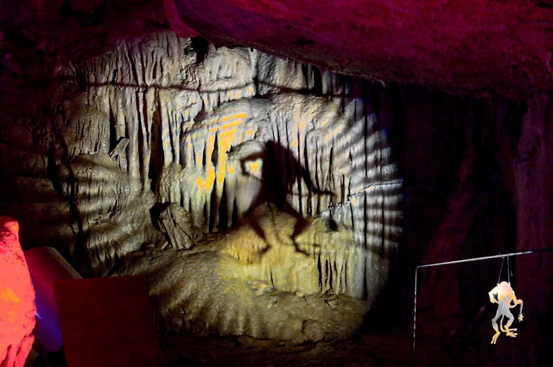 Illumination der Dechenhöhle im Sauerland